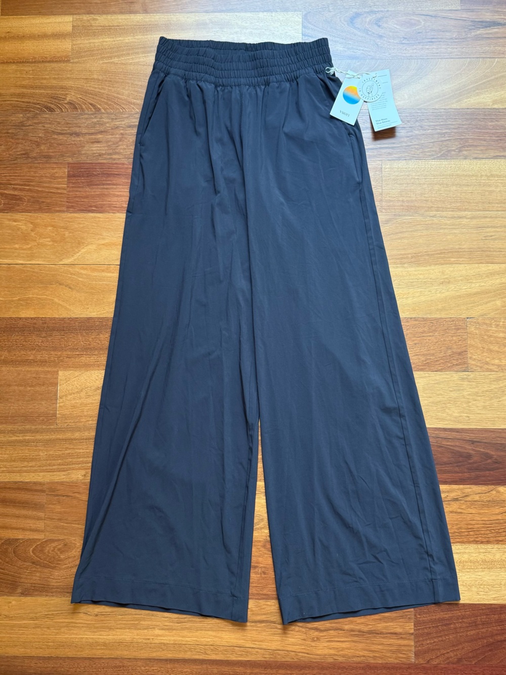 Vuori Villa Wideleg Pant Black medium nwt